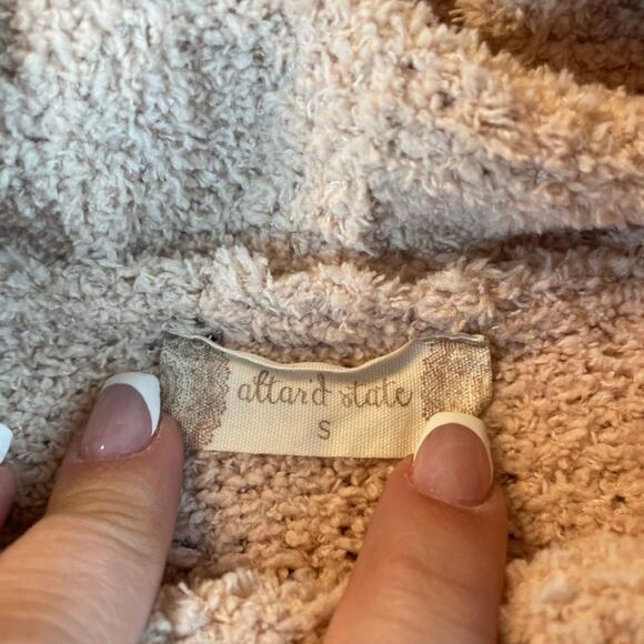 Bundle 4 Altar'd State Shirts Sweater Tops S M White Gray Brown - Picture 3 of 14